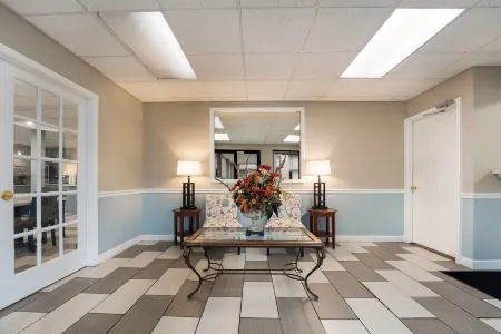 SureStay Hotel by Best Western Columbus Downtown Отели рядом с достопримечательностью «Columbus State University Department of Theater»