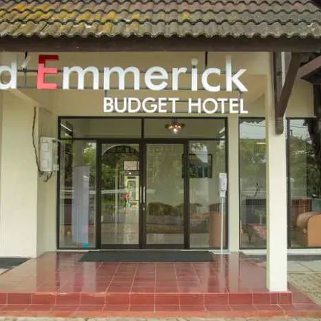 D'Emmerick Budget Hotel