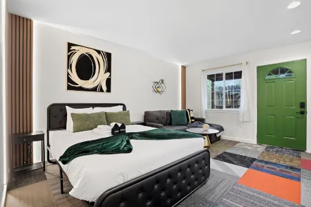 Beachy 1BR Escape with Sofa Bed - Golf & Beach Nearby