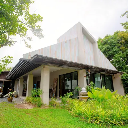 Ko Lanta Amantra Hostels - Women Only