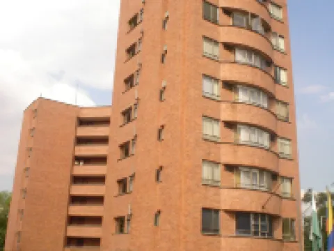 Portal del Rodeo Aparta飯店 - 阿卡迪亞購物中心 恩裡克奧拉亞埃雷拉機場附近的飯店