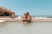 Dos Mares Barefoot Hotel