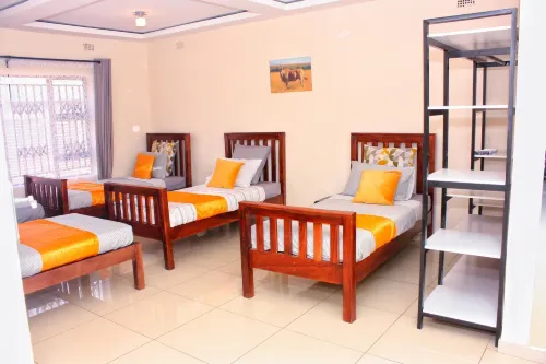 Manacomfy - 14Bed House - 4 Baths - Victoria Falls