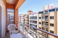 Light-Flooded Loft in Santa Cruz