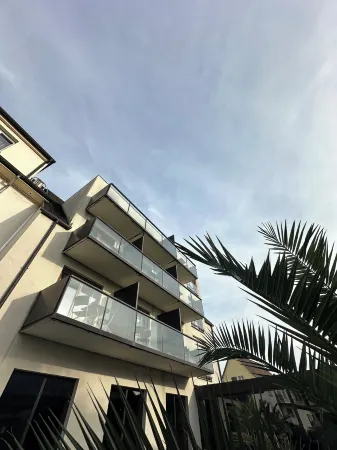 Hotel Au Nid de Cigognes Отели в г. Гемар