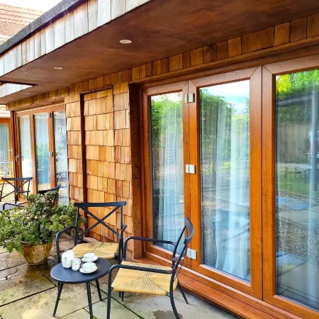 Oak Tree Rooms Ltd