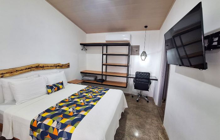 Nomad Living CR