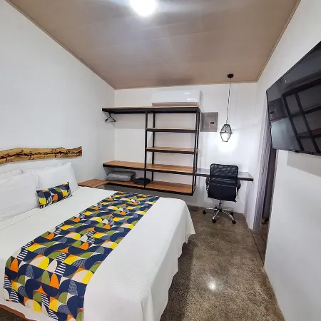 Nomad Living CR