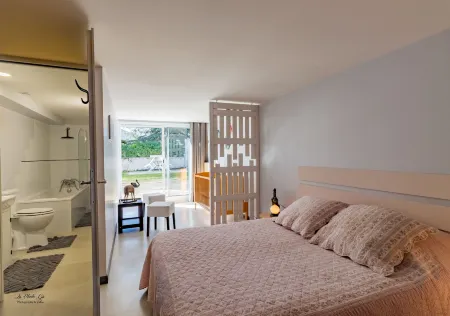 Chambres et Gîtes les Deux Chênes près de Bergerac Отели в г. Ле Флекс