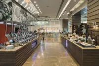 Holiday Inn COCHIN by IHG - breakfast