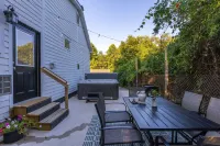 Dunkle Schoolhouse Hotels in Vinton County