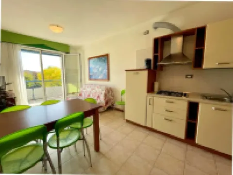 帶公共泳池的明亮公寓