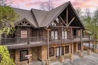 Alpine Mountain Lodge by AvantStay Sleeps 19 Luxury Cabin Game Room, Hot Tub Dollywood
