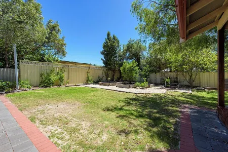 Willmott Beach House - Family-Friendly Escape Отели в г. Джограф