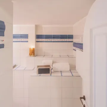 Emily's Holiday House - Authentic Lake Como by Rent All Como