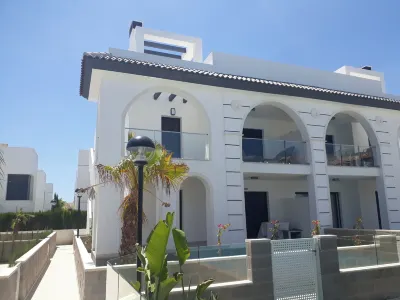 Sunset Paradise - Sleeps 4, Pool, Terrace & Views Hôtels à proximité de : Auditorio Municipal De Benejuzar