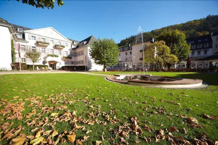 Hotel Fürstenhof Bad Bertrich Отели в г. Бад-Бертрих
