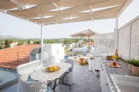 roof garden-panoramic view and jacuzzi
