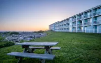 Beachfront Inn Hotels in Smith River