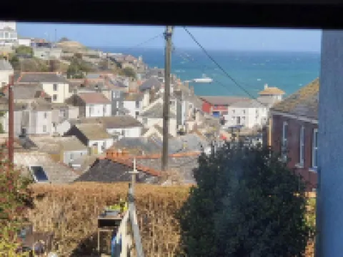 SeaView-Parking-Petsok-Patio-1Br Hotels in Mevagissey