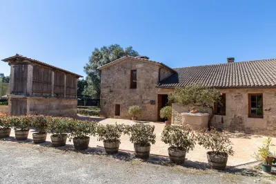 Casa Rural As Bentinas Hotels in 