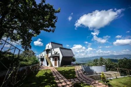 Himadvaya- The Himalayan Prism Отели в г. Алмора