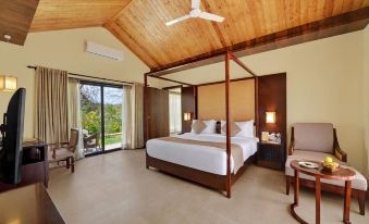 The Fern Sattva Resort - Polo Forest