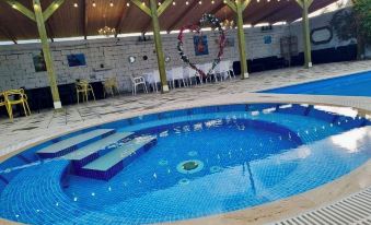 Laguna Beach Club Bazaleti Lake