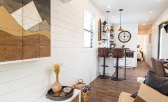 The Newtonian Tiny Container Home Near Magnolia