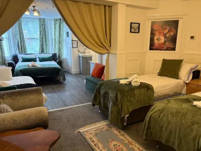 Athol House Hotel di 