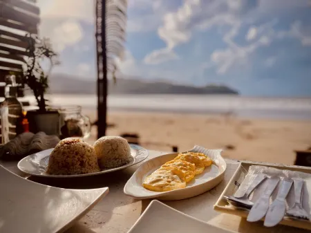 Amwani Breeze Отели рядом с достопримечательностью «Накпан Бич»