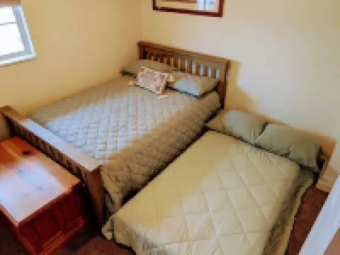 Charming 3-bedroom house located at the mouth of Santaquin Canyon. Amazing views