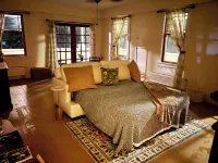 Hollykisshudsonvalley Fully Renovated Lodge- Private Guest Suite 허드슨 리버 스카이워크 주변 호텔