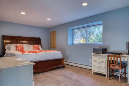 Mountain retreat in heart of the Catskills