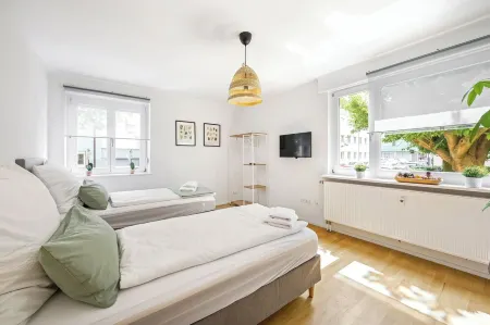 Modern vacation apartment with 4 bedrooms in Heilbronn on the Neckarpromenade Отели рядом с достопримечательностью «experimenta - Das Science Center»