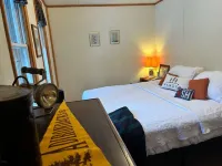 Vintage Adk Cabin- Great Deal, Perfect Location, Book Your Adk Trip Today! Hotel a Chestertown