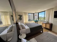 Waikiki Beach Designer Studio with Amazing Views - 2 Sao
