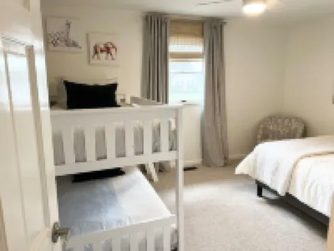 Pet Friendly Cottage Located Between the Ark & Creation Museum