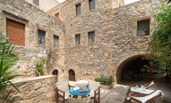 Menexes Suites Monemvasia
