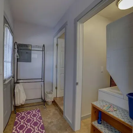 Cozy apartment in charming Moab Downtown with kitchen and great fruit backyard,