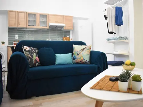 Pirgos Colorful Studio Sleeps 2 Parking WiFi AC