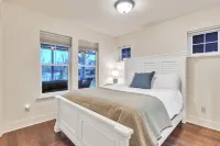 Dover Dreamin’ – Lake Life starts here! 3BD, 3BA Retreat, Steps from the Water
