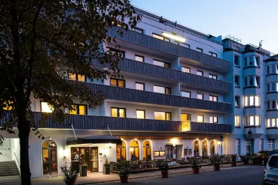 Saar City Hotel Hotel dekat German University of Prevention and Health Management