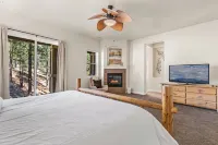 2 BR 2.5 BTH + loft -  Central, A/C & Spacious!