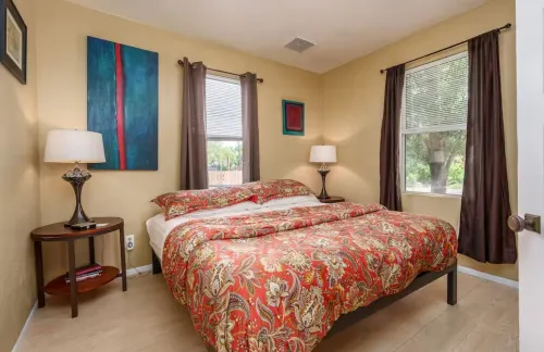 The Cactus Blossom: Perfect off Main St. Retreat for Wine Tasting & Exploring