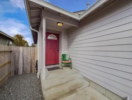 Sagewood Retreat-Centrally Located