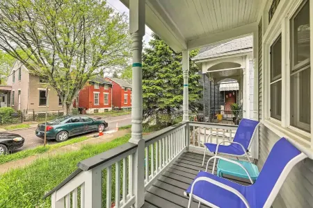 NEW! Charming Covington Home Отели рядом с достопримечательностью «Парк Деву»