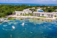 Paradise @ Islamorada Founders Park Soccer Fields附近的飯店