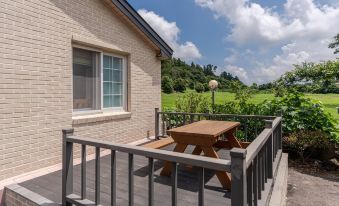 Jeju Albam Oreum House Pension