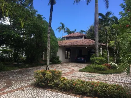 Hermosa villa proximo Playa Caleton. Rio San Juan.